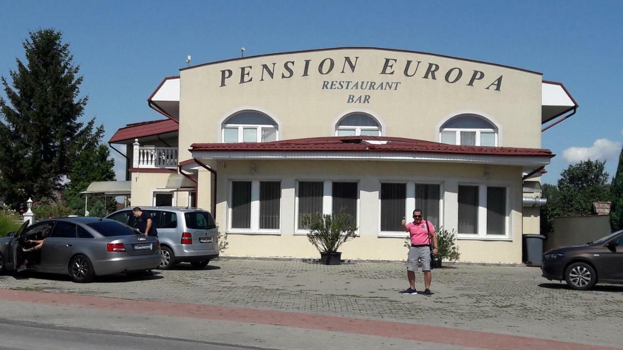 Penzion Europa Diakovce Dış mekan fotoğraf