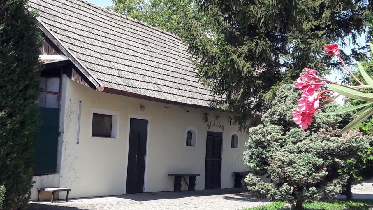 Penzion Europa Diakovce Dış mekan fotoğraf